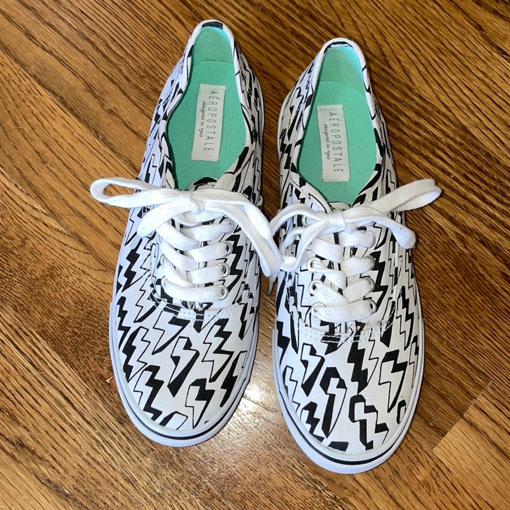 Aeropostale Sneakers White Lightening Bolts Size 6